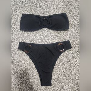 Black strapless bikini